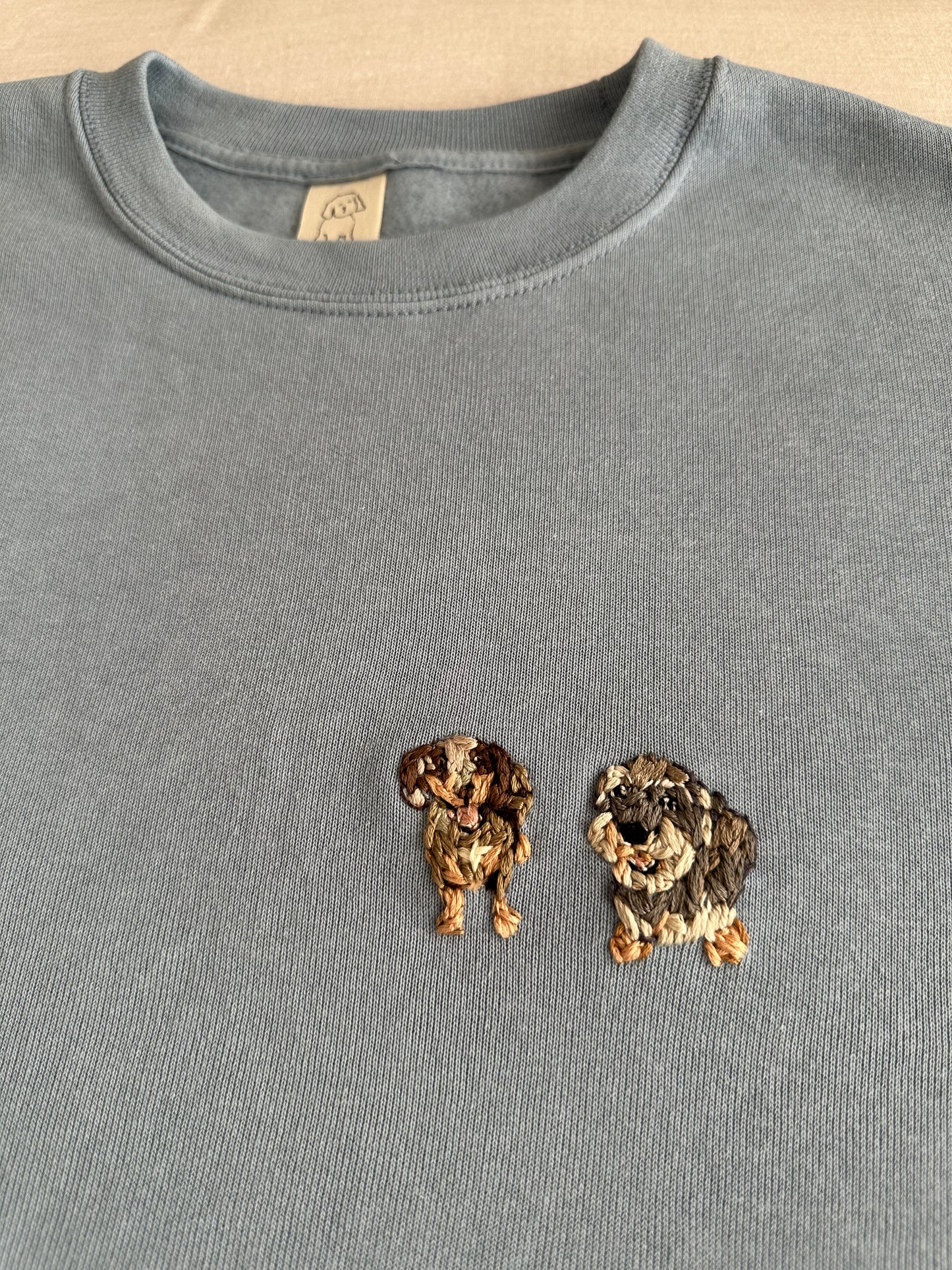 Sudadera personalizada con bordado de perros, color azul - This is Pepa