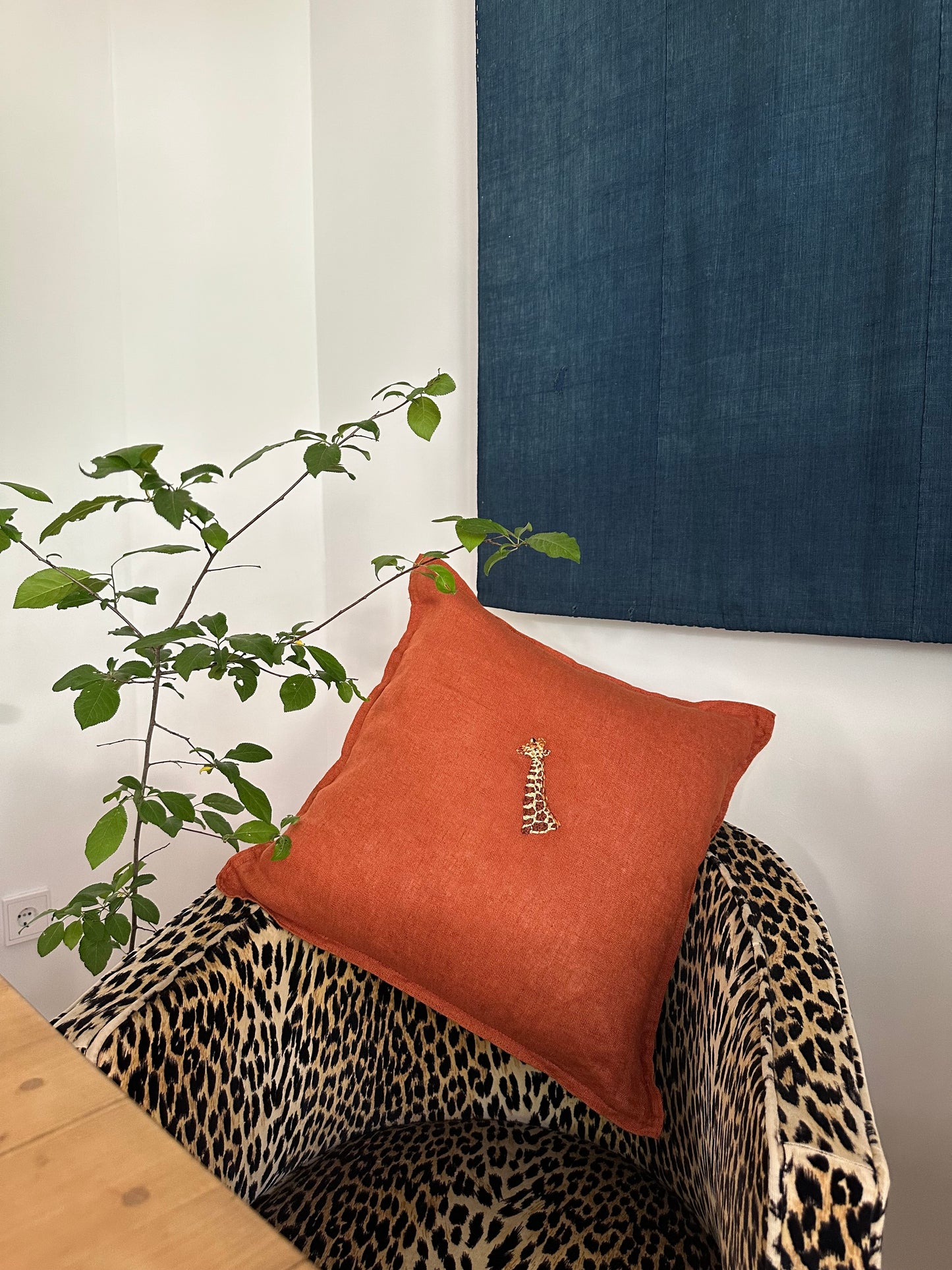 "The Giraffe" Cushion Cover - Hand-Embroidered